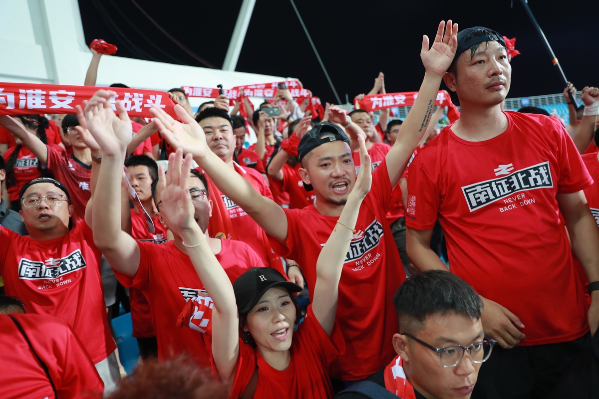 KOK体育-顶级足球运动员都有志为顶级球队效力翻译