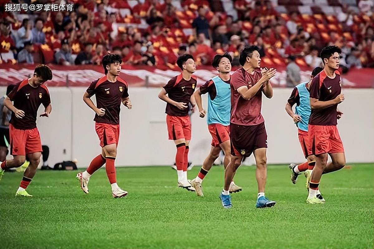 KOK体育-包含力争晋级，球队士气高涨备战重要战役的词条